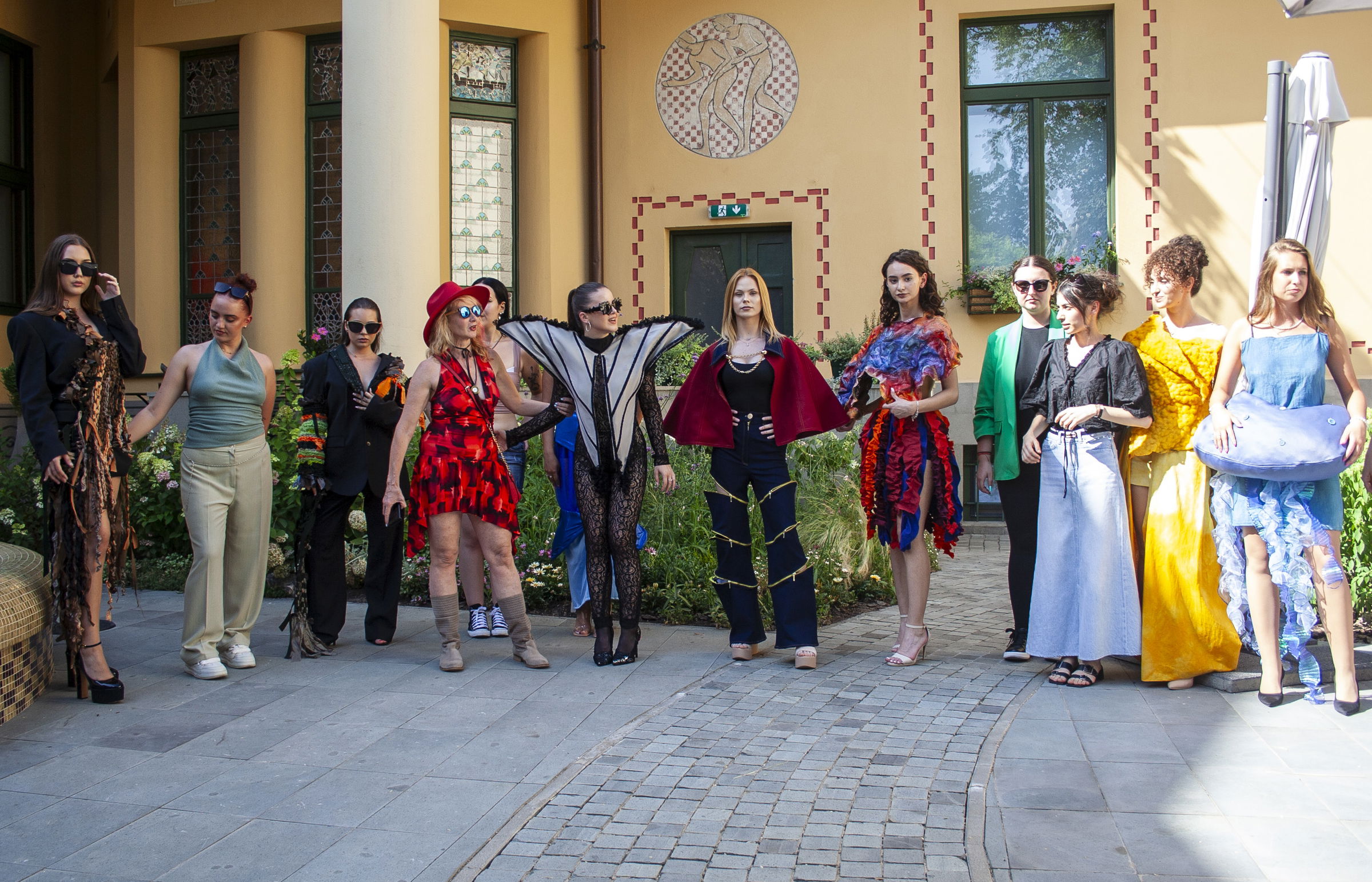 Bemutatkoztak a divattervező hallgatók