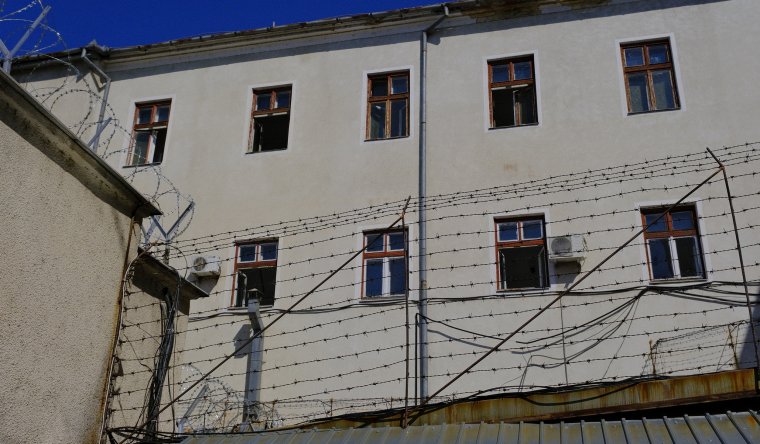 Több börtönre ítélt személyt kaptak el a rendőrök