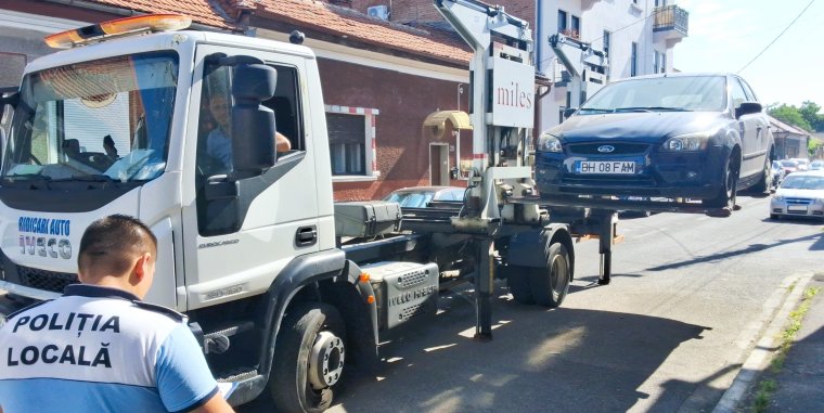 Újabb három elhagyott autót szállítottak el