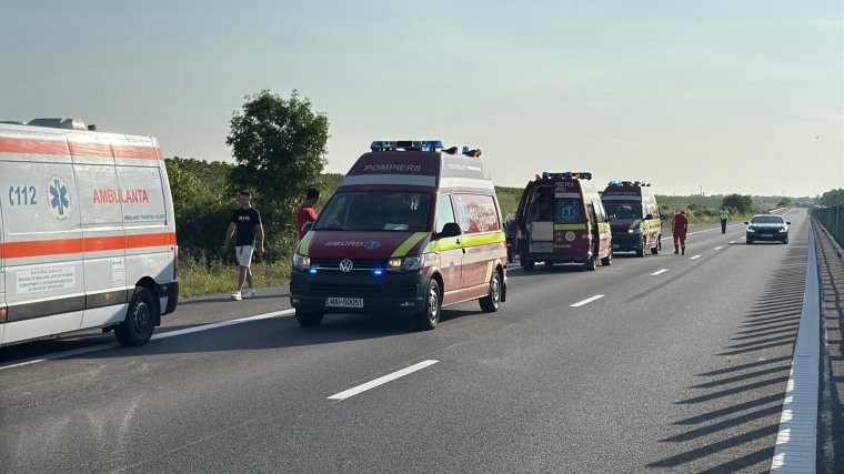 BUSZBALESET | Továbbra is súlyos állapotban van az A2-es autópályán történt szerencsétlenségben megsérült kisfiú