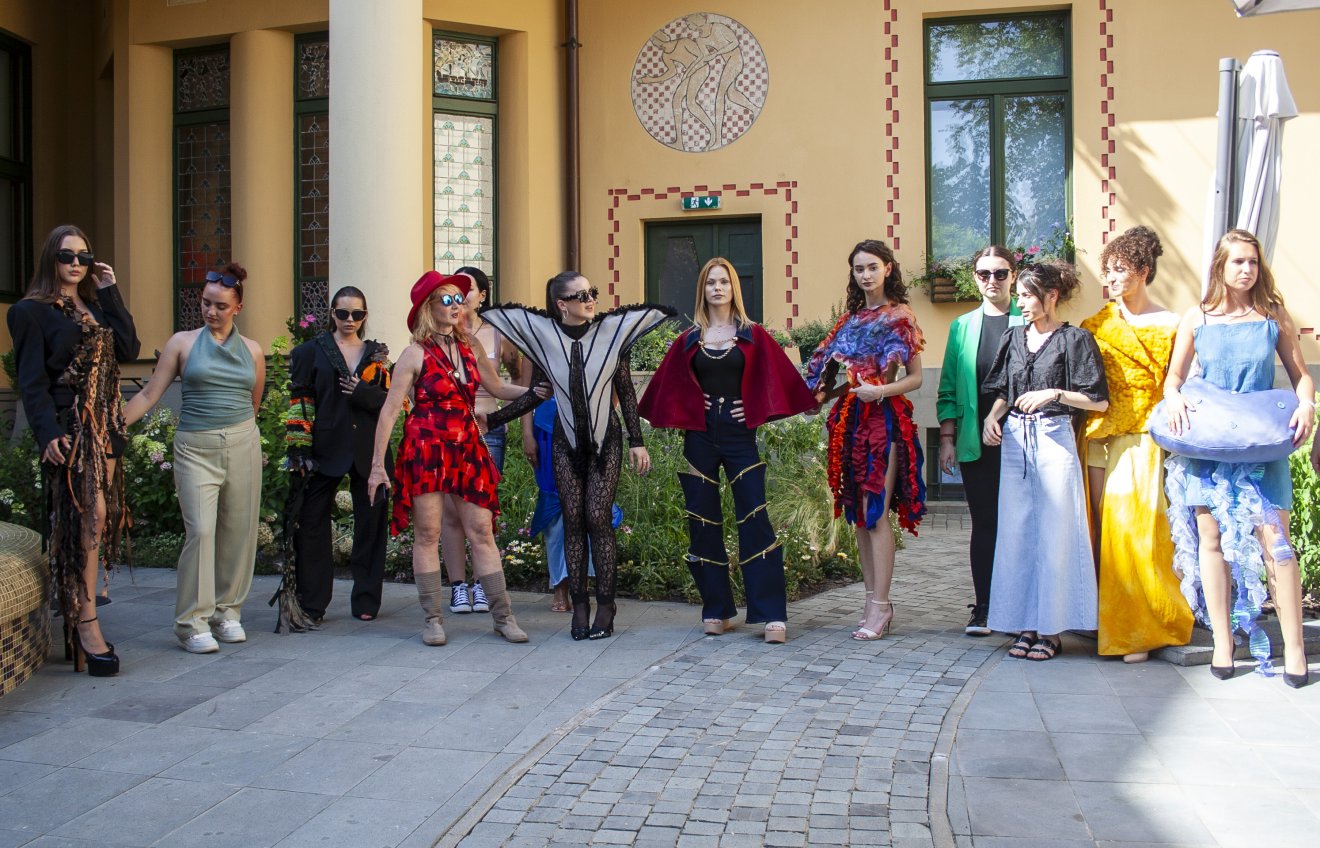 Bemutatkoztak a divattervező hallgatók