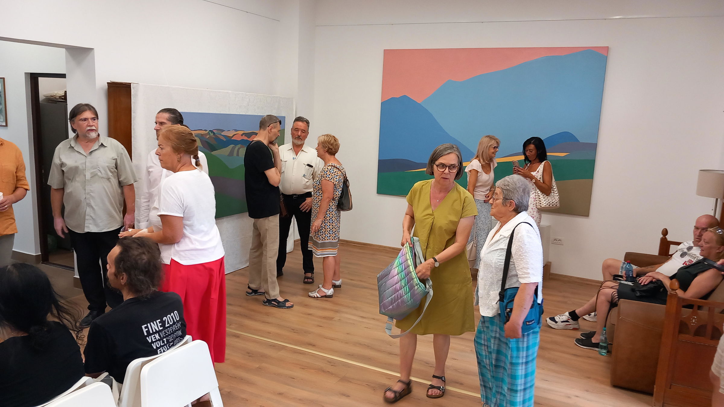 Párhuzamos festészeti kiállítás nyílt a Léda-ház kultúrtérben Nagyváradon