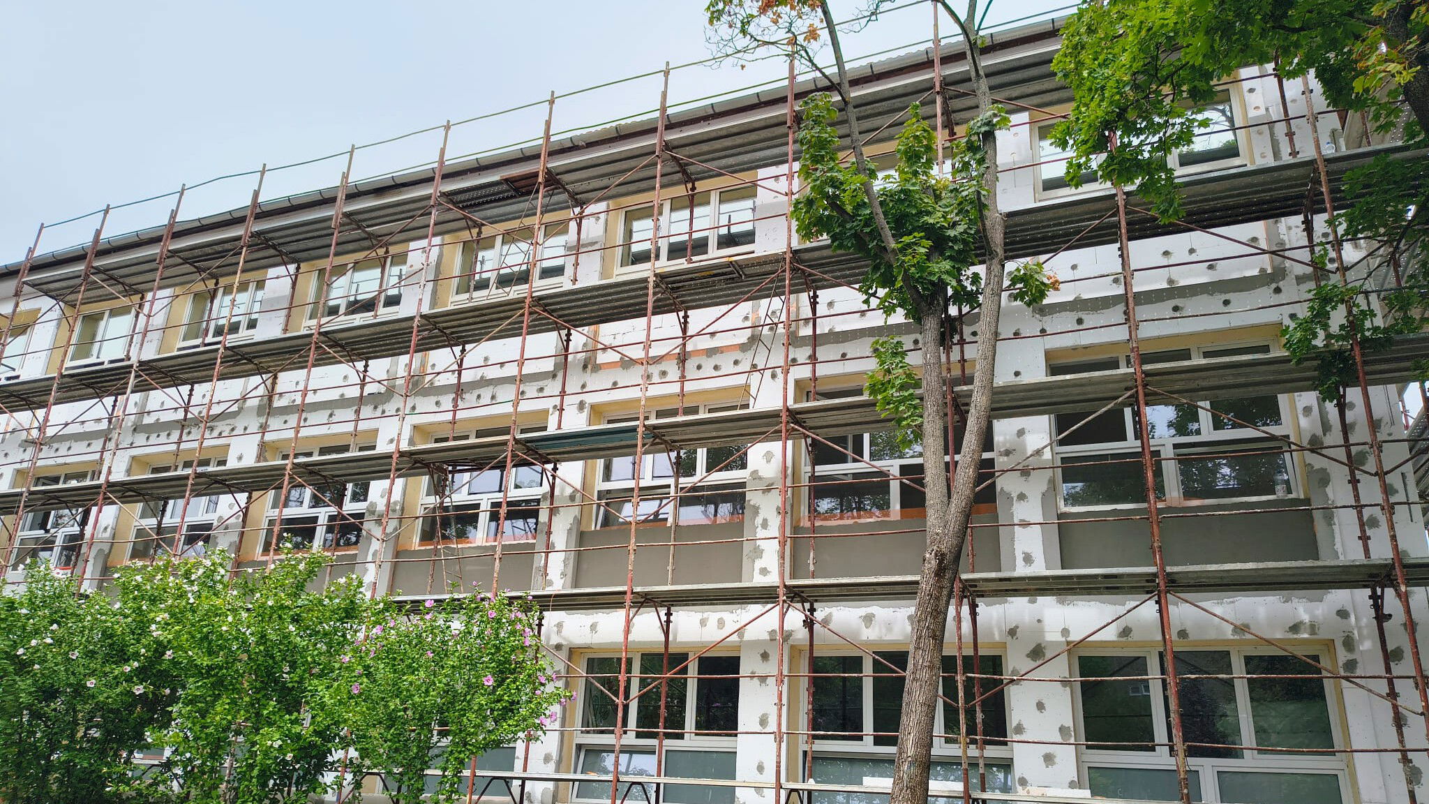 Megújul és energiahatékonnyá is válik a nagyváradi 16. Számú Általános Iskola épülete