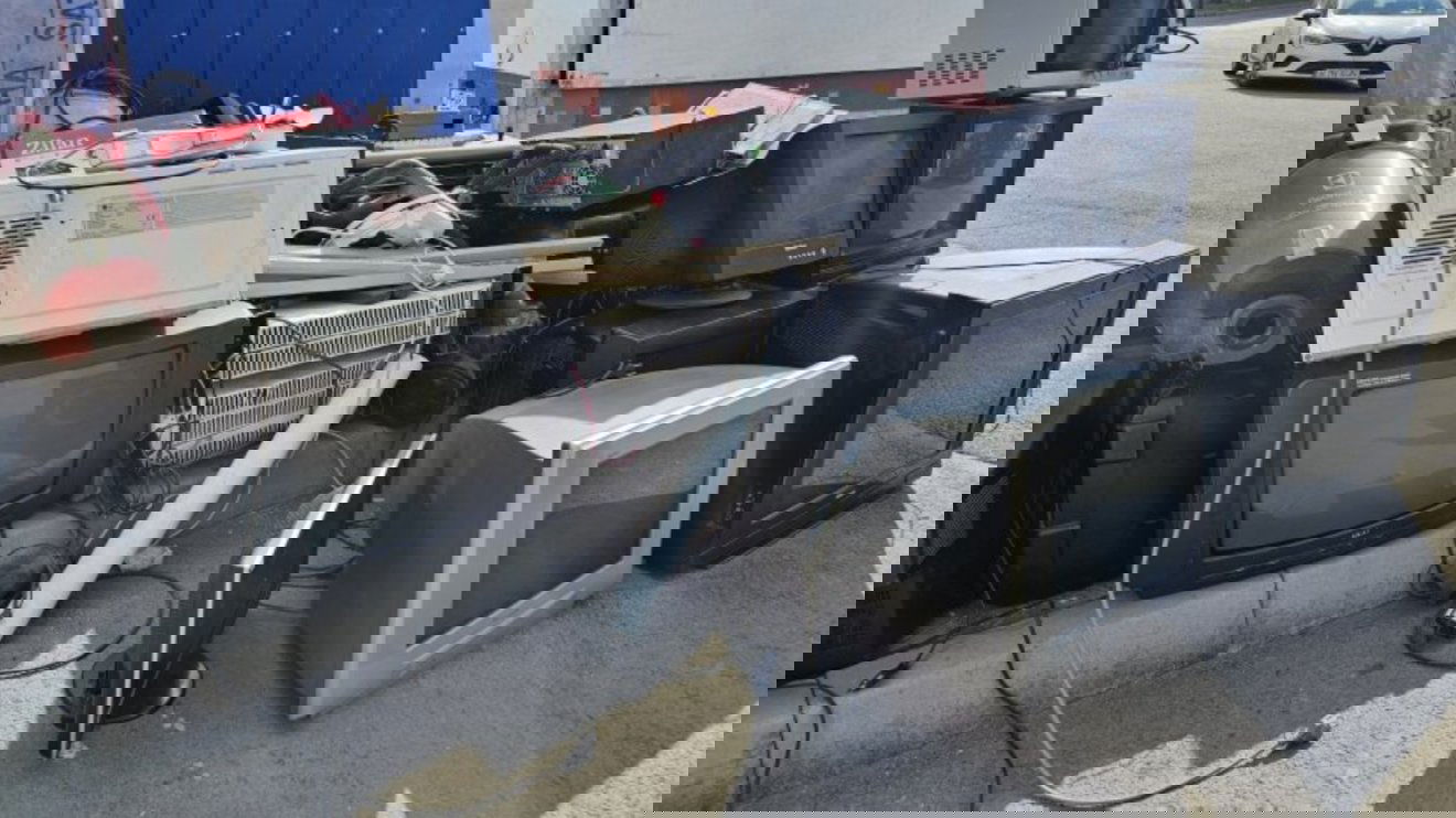 Júliusban is összegyűjtik az elektromos hulladékokat