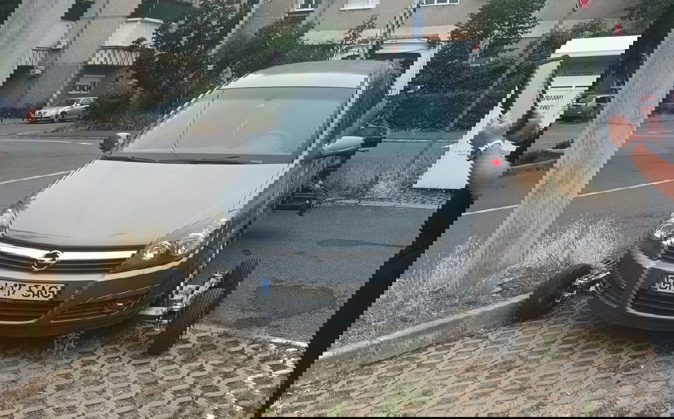 Ismét egy elhagyott autót szállítottak el