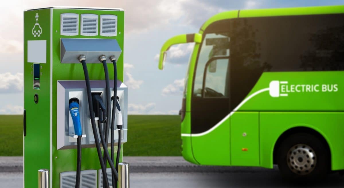 Elektromos iskolabuszokat vásárol a Bihar Megyei Tanács