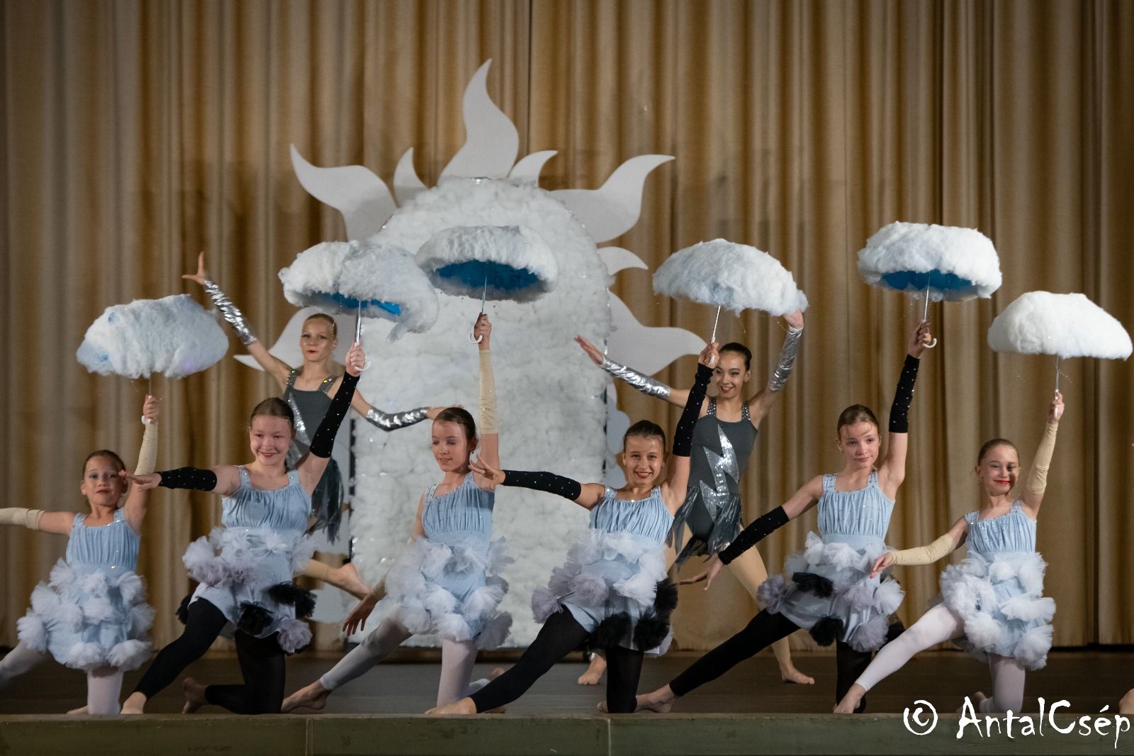 Nemzetközi táncversenyen vehetnek részt a Sunshine Dance növendékei