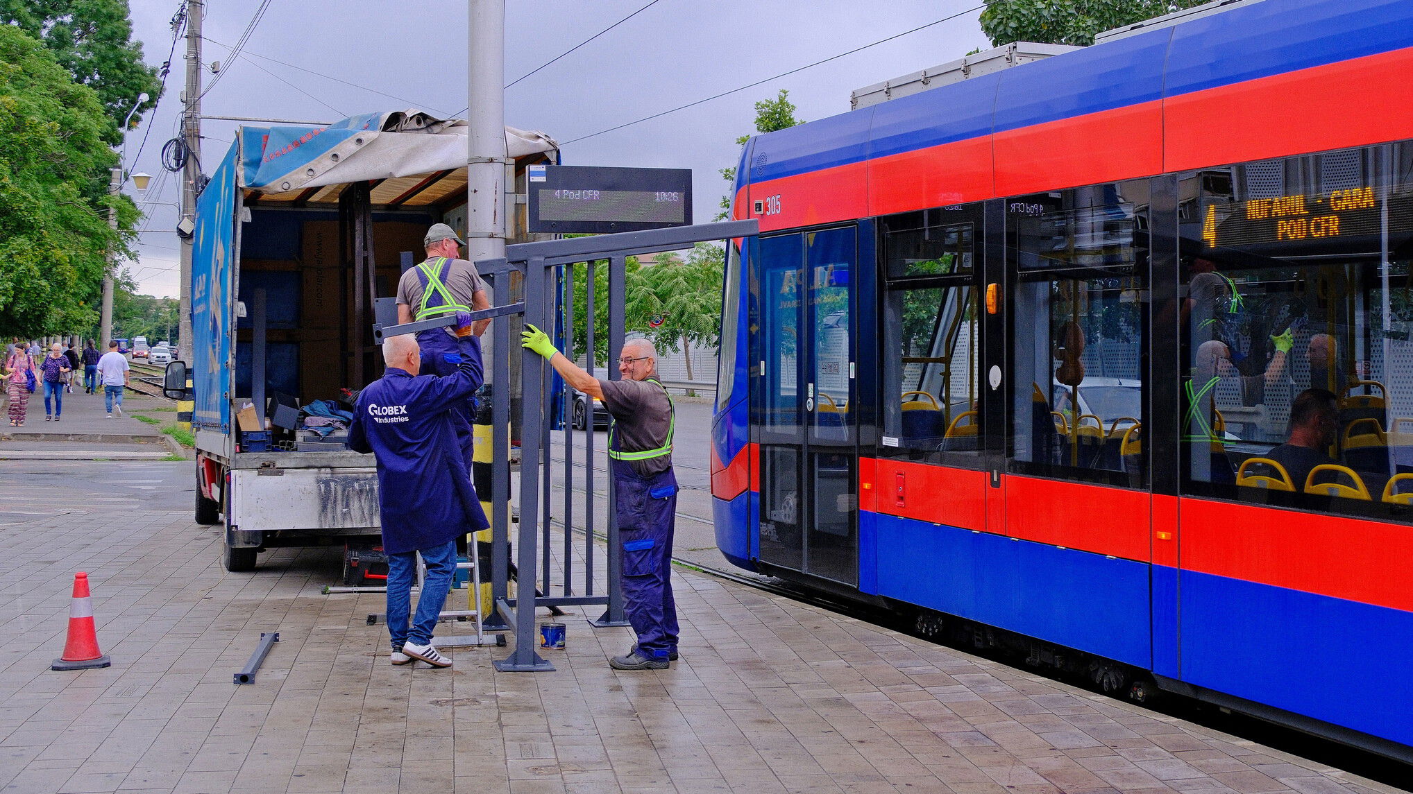 Növényekkel borítják be a villamosmegállót Nagyvárad-Rogériuszon