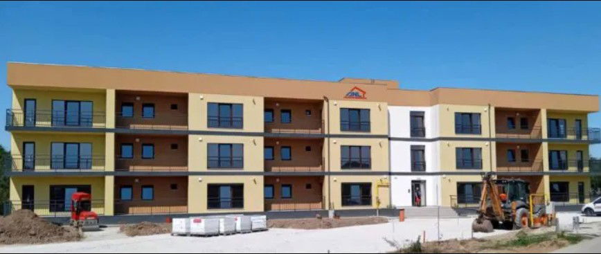 Fiataloknak építenek lakásokat Bors községben