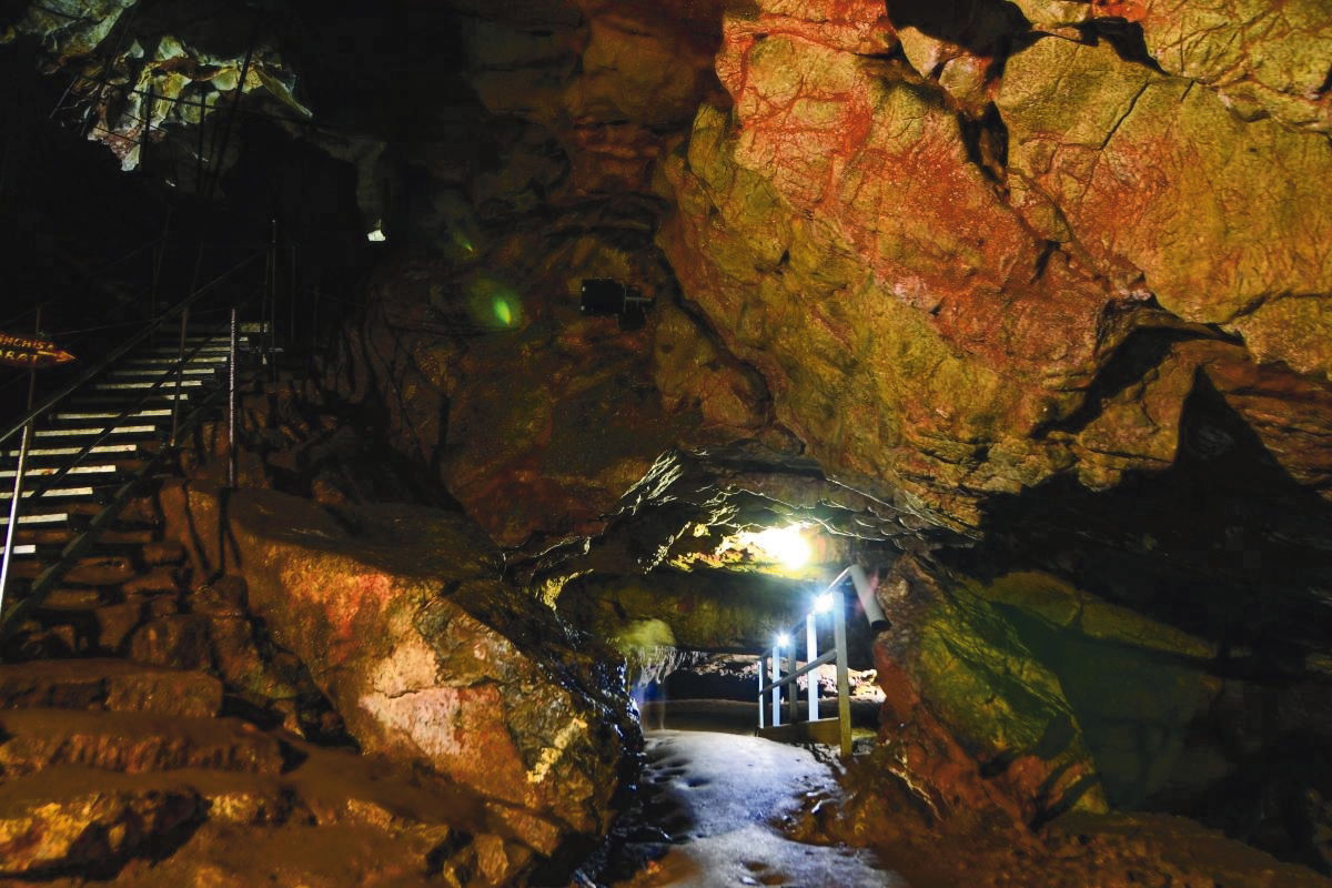 Százhúsz éve látogatható a Zichy-cseppkőbarlang Réven