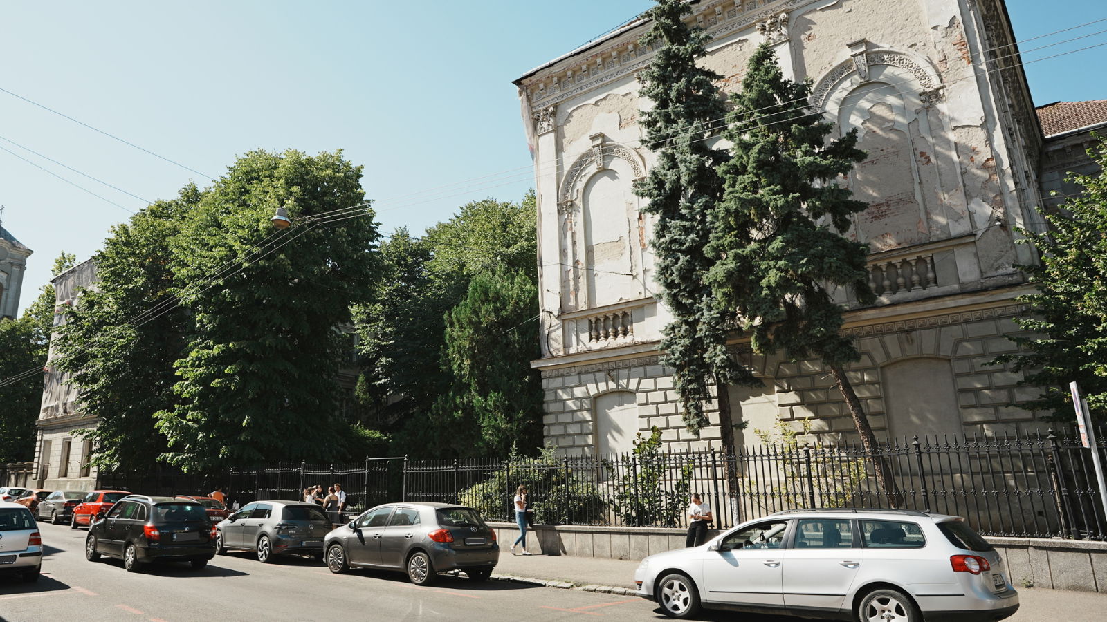 Iskolafelújítás egy súlyos konfliktus árnyékában