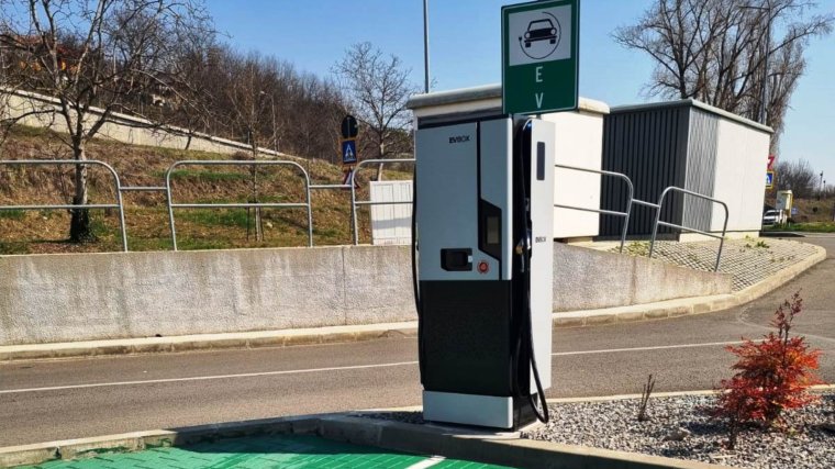 Elektromosautó-töltőpontok létesülnek Nagyváradon