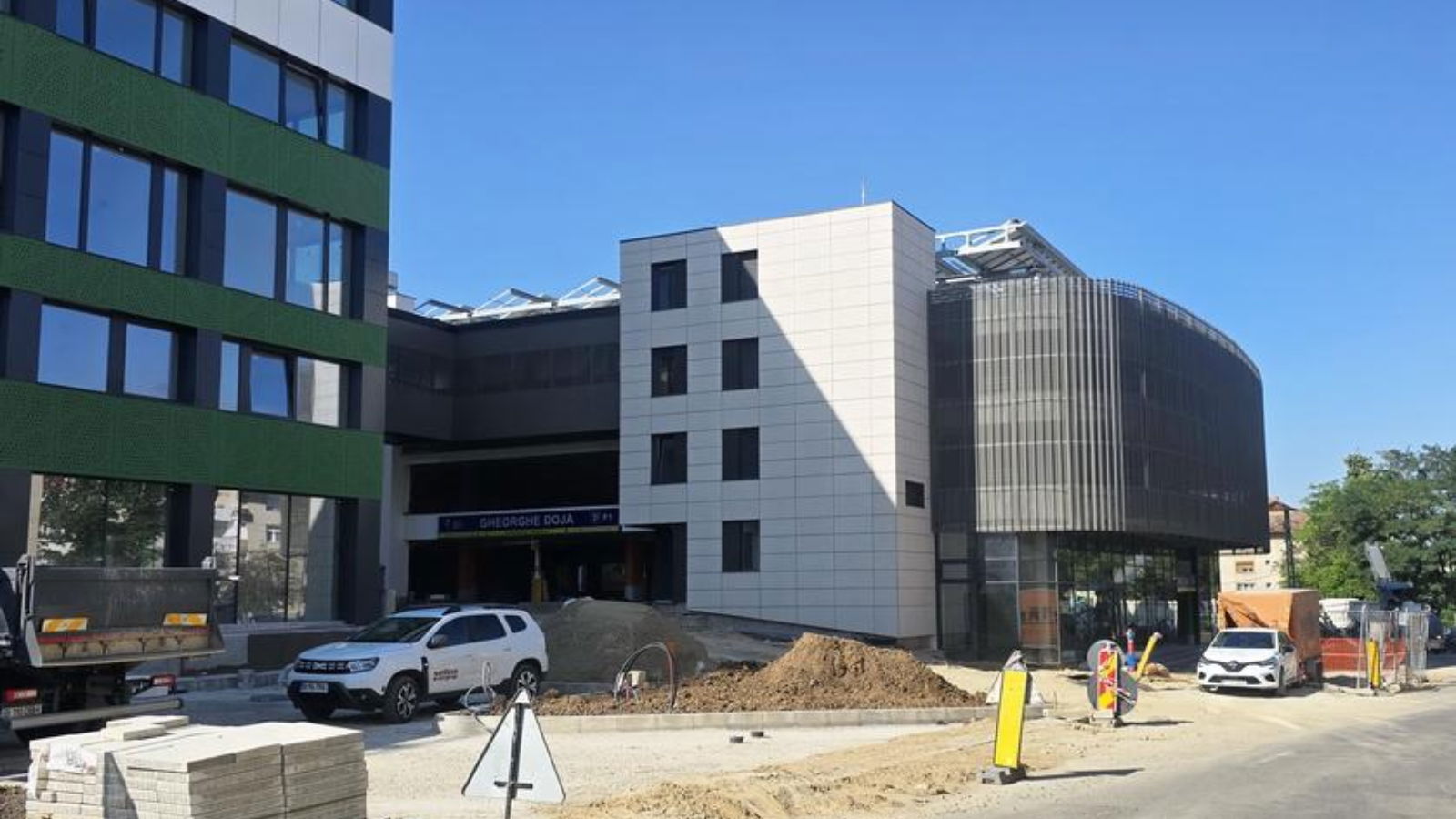 Továbbra sem adják át a megyei kórház melletti parkolóházat