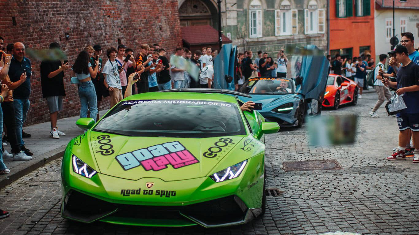 GOAT Rally Tour: több millió eurós összértékű autócsodákat lehet megtekinteni a váradi várban