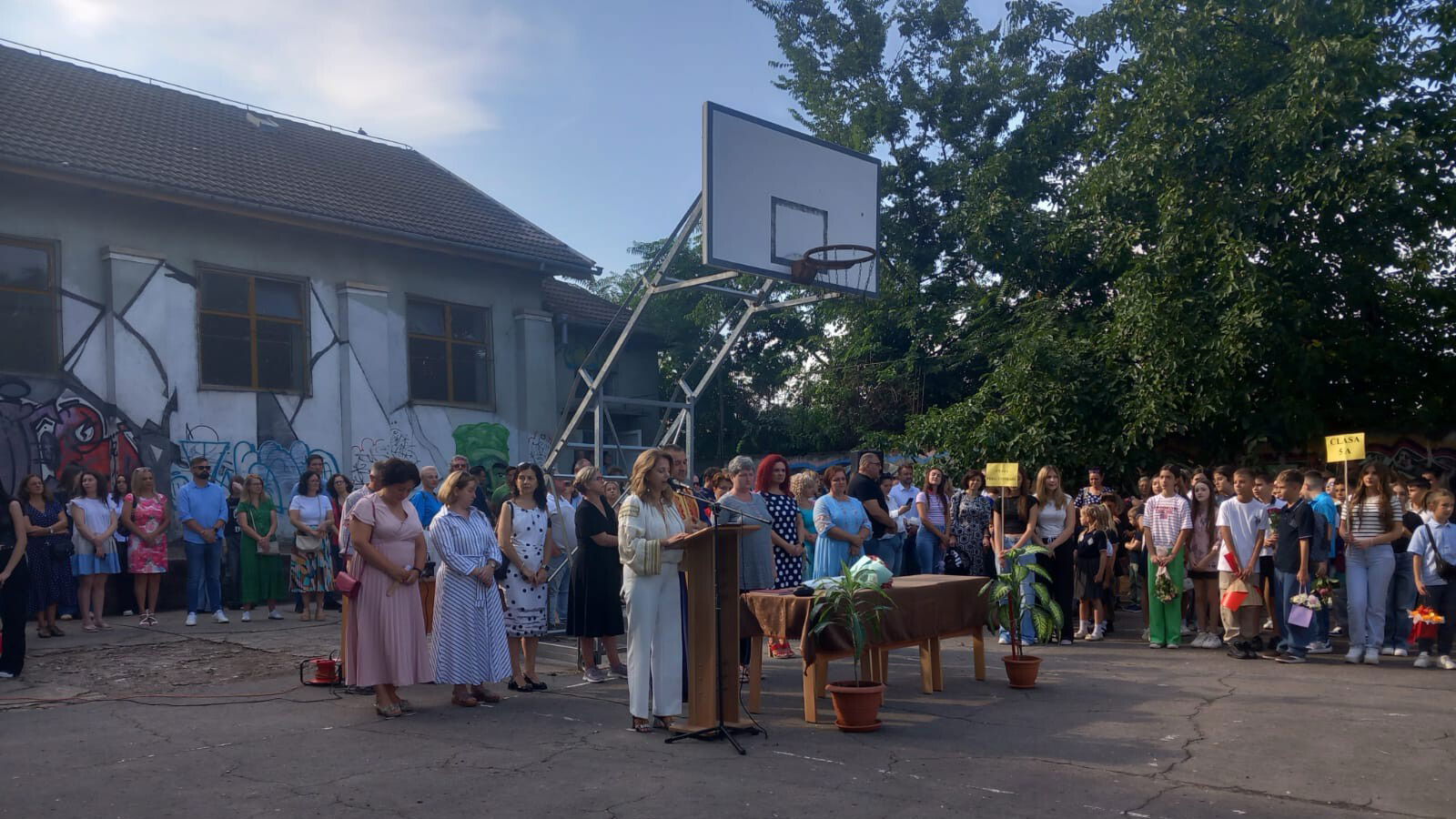 Ünnepélyes évnyitóval vette kezdetét az új tanév a Mihai Eminescu Főgimnáziumban is