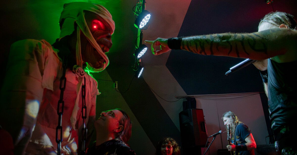 Eddie is életre kelt a Bánya Klubban