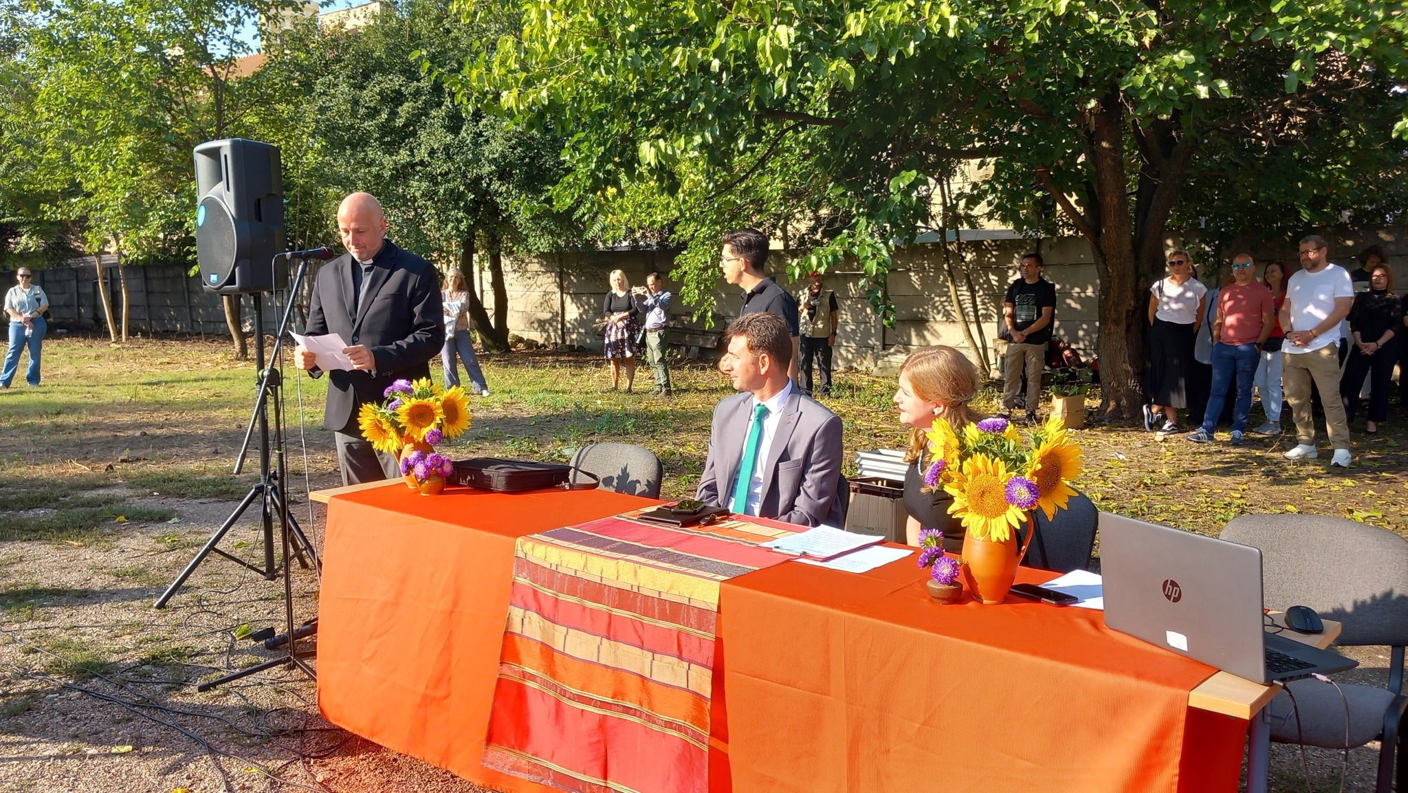 Nem a megszokott helyen tartották a Nagyváradi Művészeti Líceum tanévnyitóját | FOTÓK és VIDEÓ