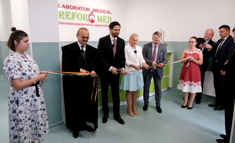 Az empátia és a tudomány találkozása: új orvosdiagnosztikai laboratórium létesült Nagyváradon
