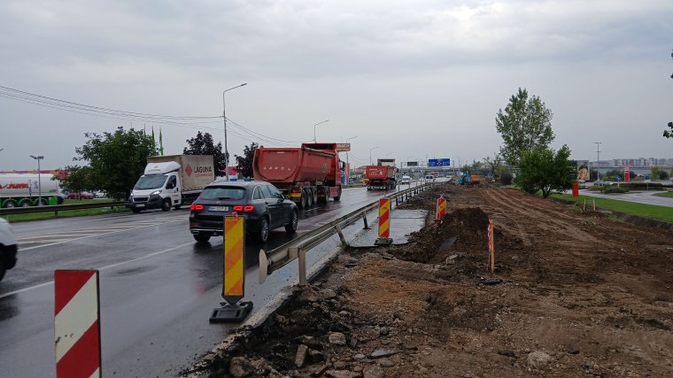 Építkezés van, forgalomkorlátozás még nincs a váradi ERA bevásárlóközpont és az Ogorului úti felüljáró között