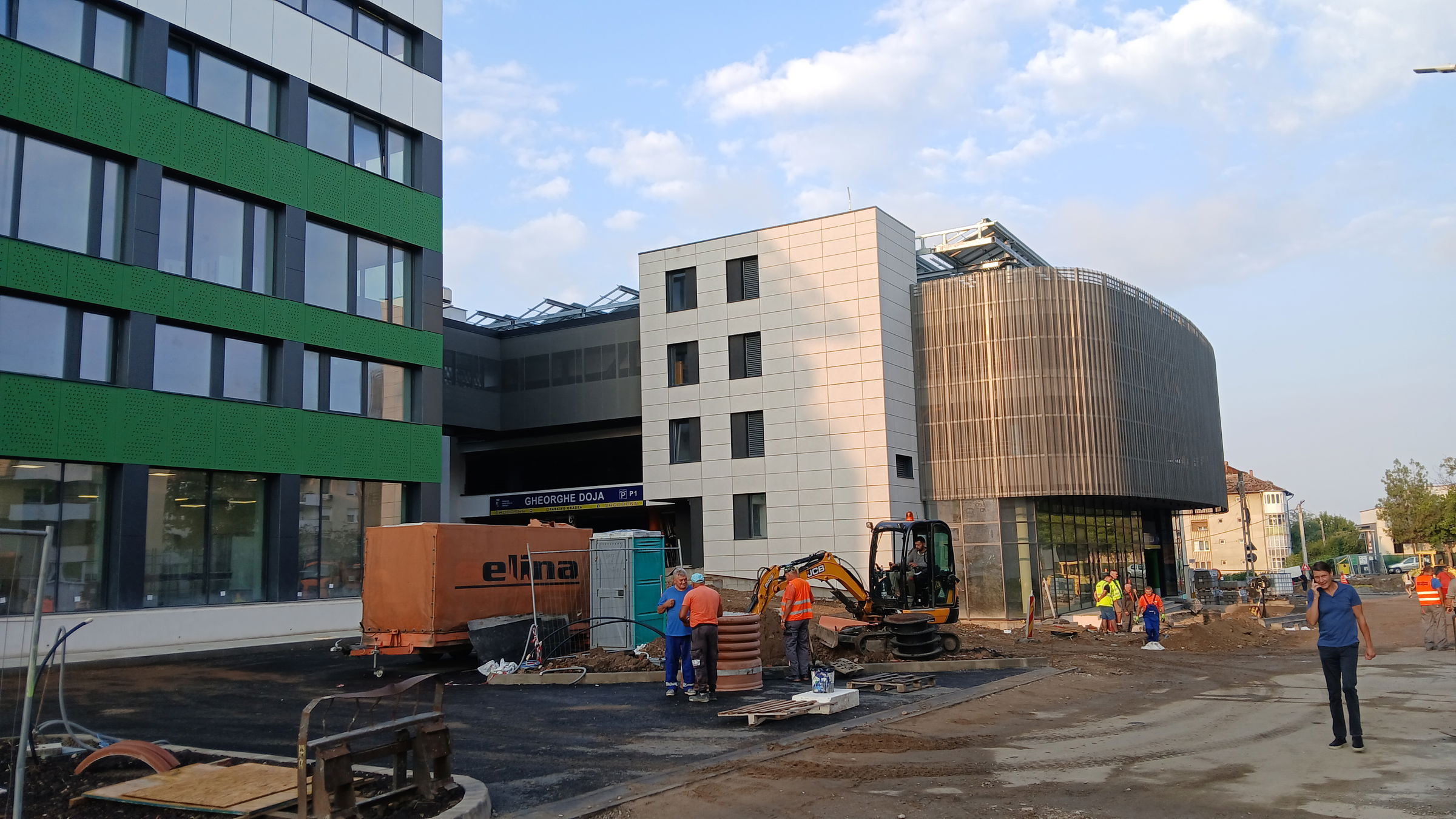 Ebben a hónapban átadják a parkolóházat