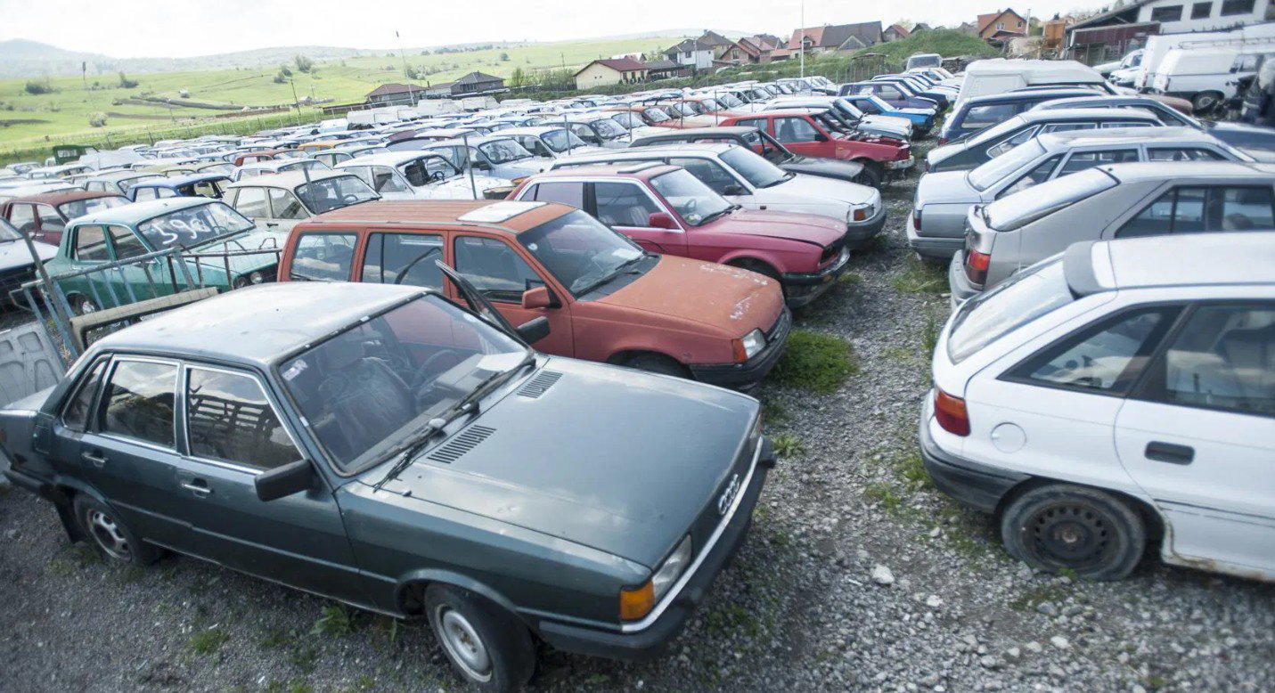 Szeptemberben indul a természetes személyeknek szóló roncsautóprogram