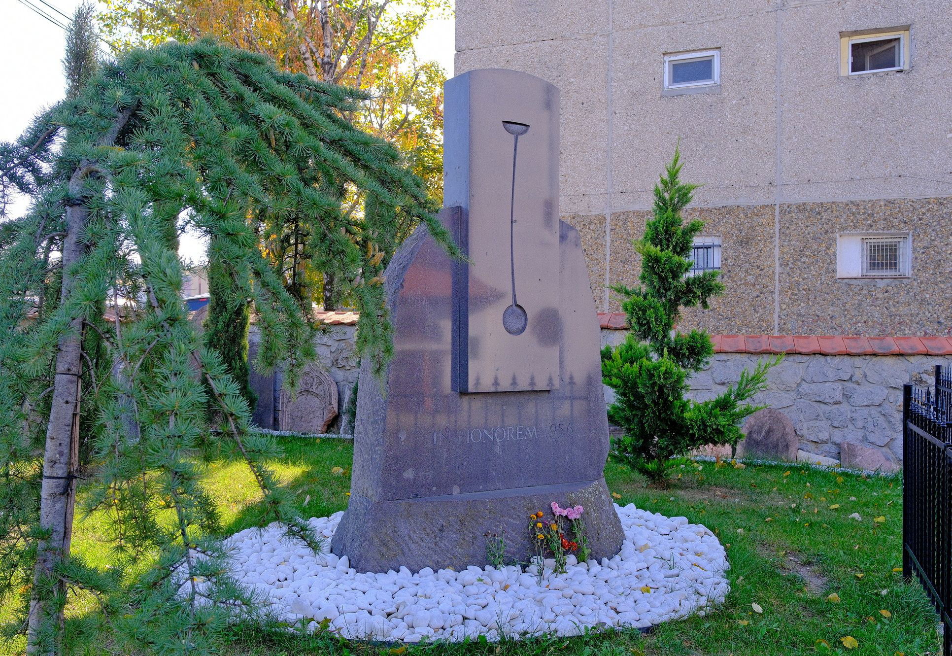Az ’56-os forradalom hősei előtt hajtanak fejet a váradréti református templomban