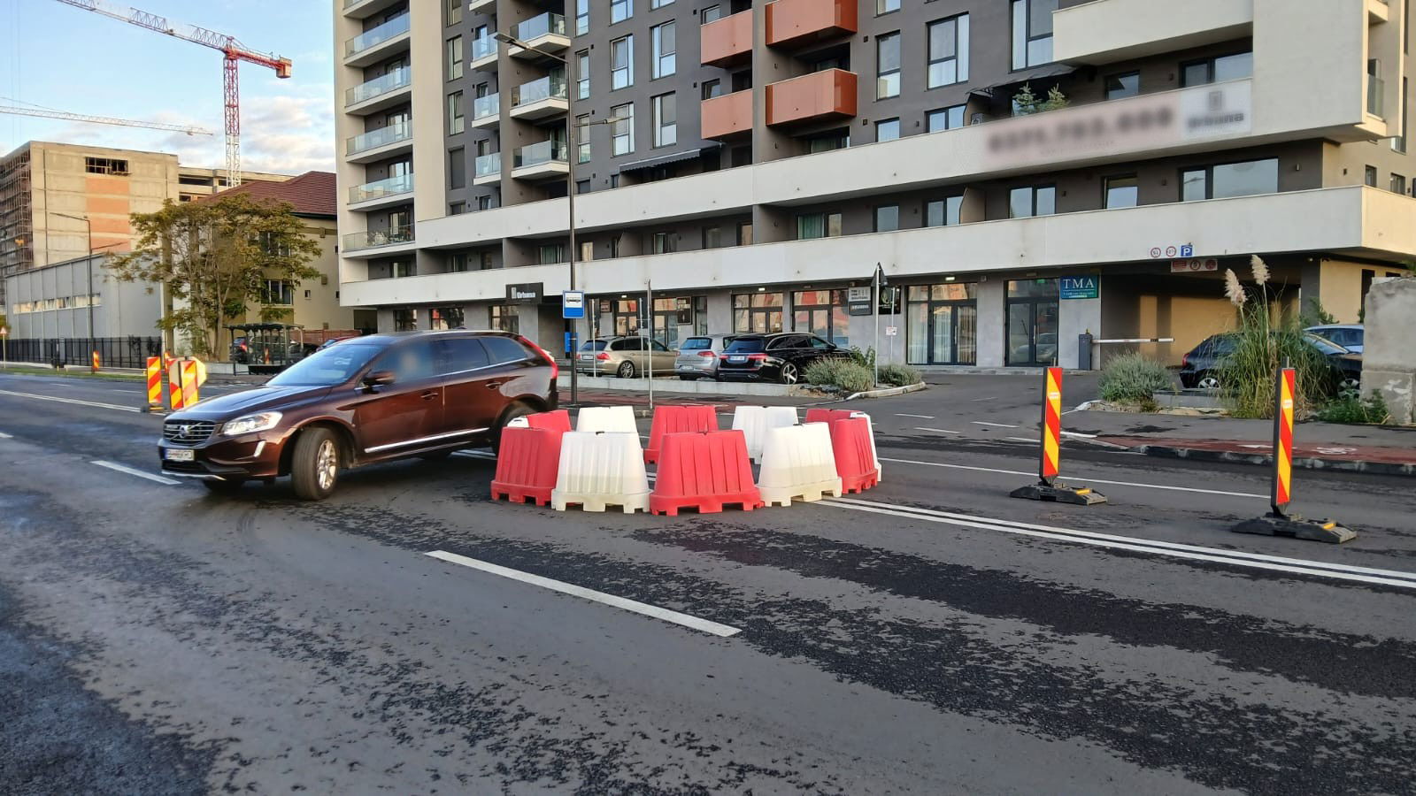Hasznosnak bizonyul a Körös utcai, ideiglenes körforgalom | VIDEÓ
