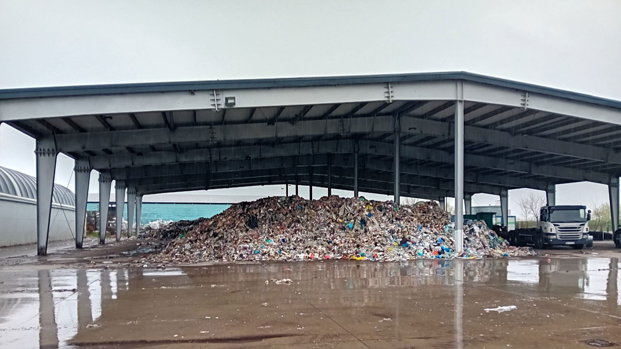 Drónokat is bevetnek az illegális hulladéklerakatok felderítésére