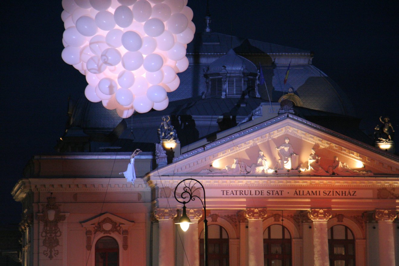 Festifall: Légi balettelőadás Nagyvárad központjában