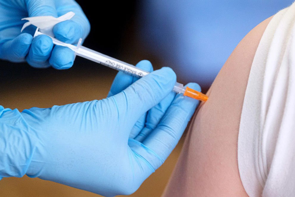 INSP: a súlyos betegség magas kockázatának kitett személyek haladéktalanul oltassák be magukat influenza ellen