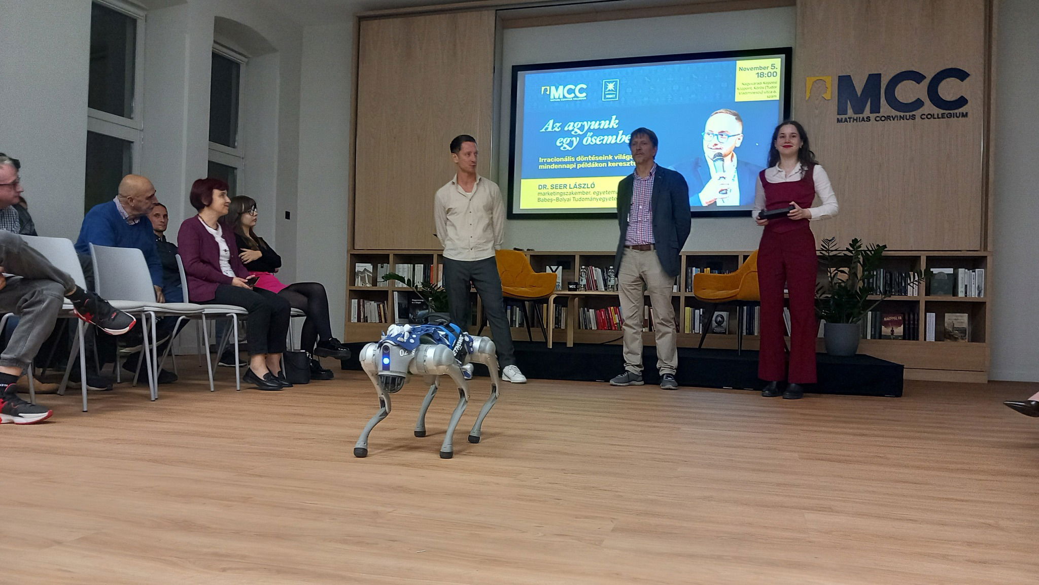 Egy négylábú robot volt az MCC nagyváradi képzési központjának „sztárvendége” | VIDEÓ