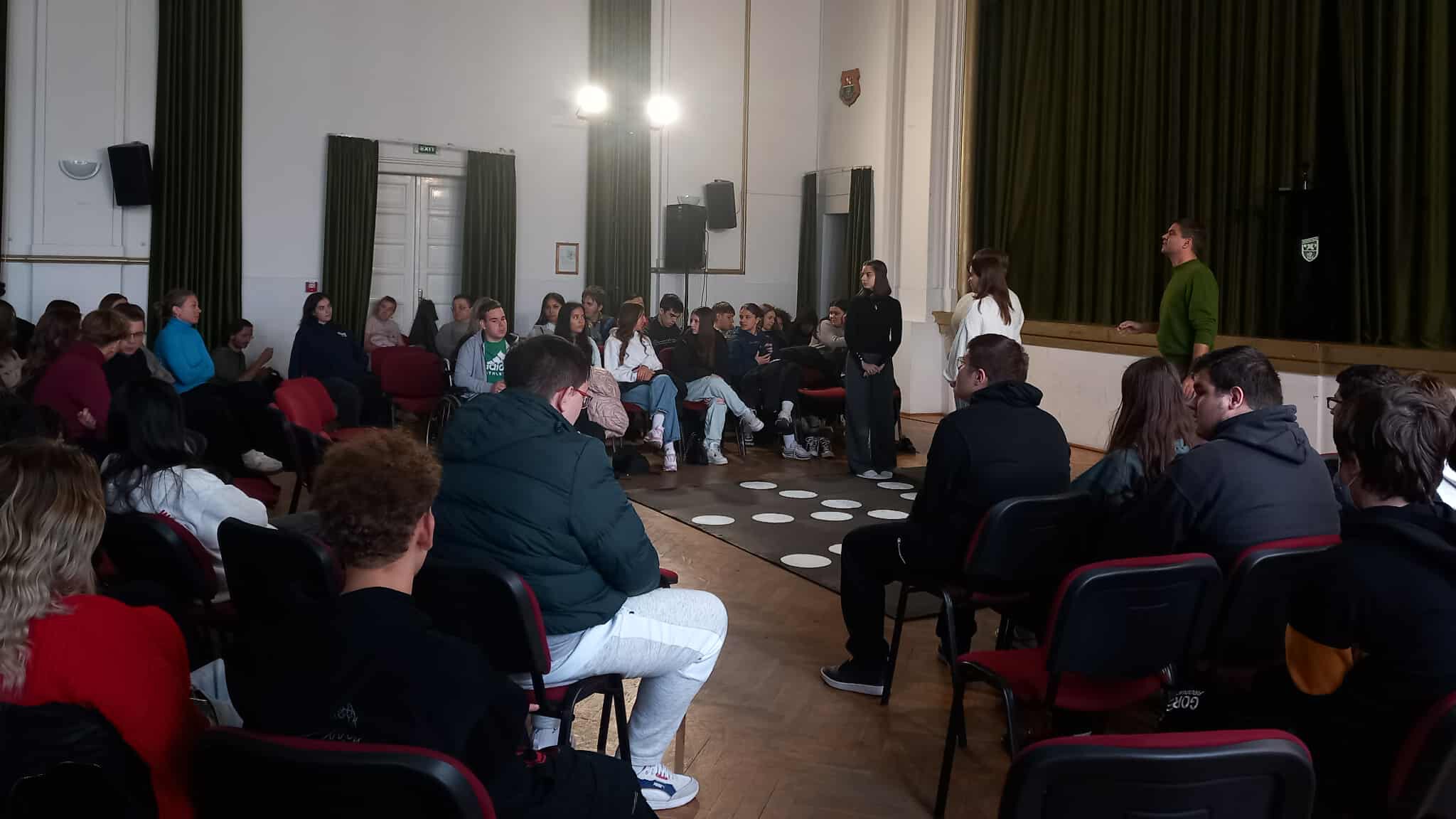 Jókai után szabadon: a gazdagságról vitáztak a középiskolások