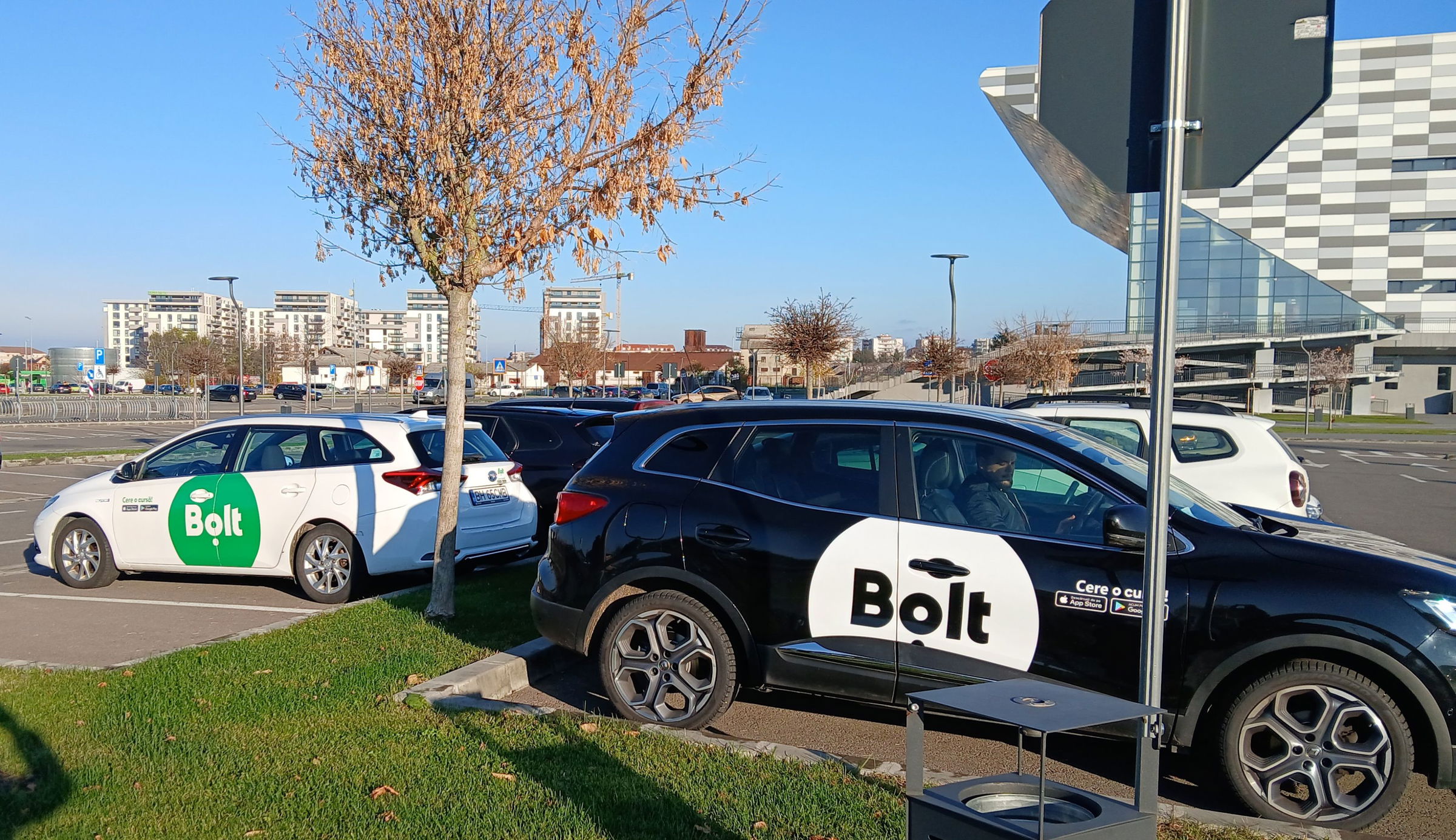 Nem lesz tarifaemelés: reagált a tiltakozók követeléseire a Bolt