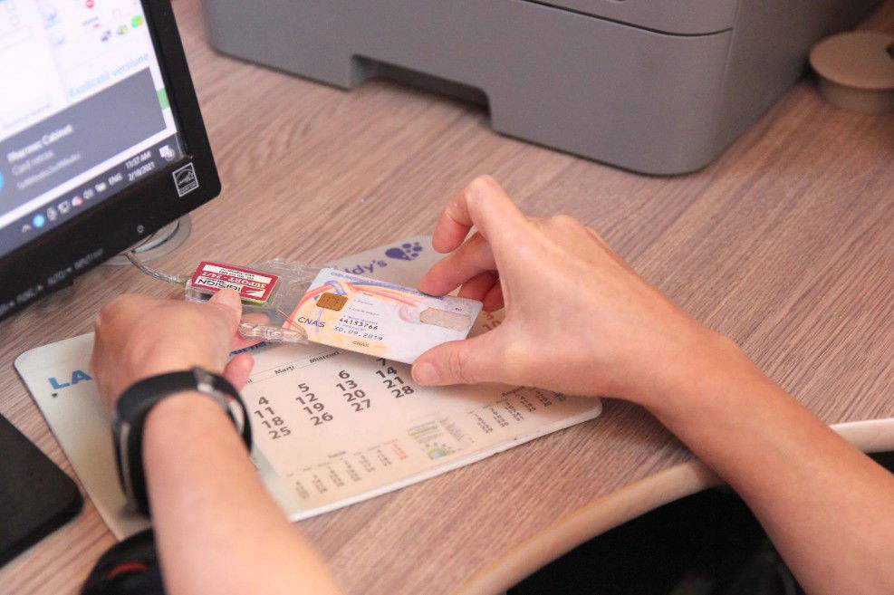 Rogobete: Az egészségügyi kártyákat egyelőre nem helyettesíthetik az új elektronikus személyi igazolványok