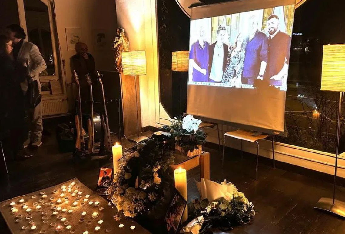 Bensőséges hangulatú megemlékezéssel búcsúztak Gáspári Róbert Sándor váradi basszusgitárostól