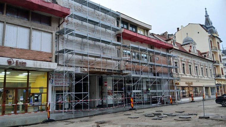 Elkezdték a brutalista stílusú váradi ingatlan felújítását