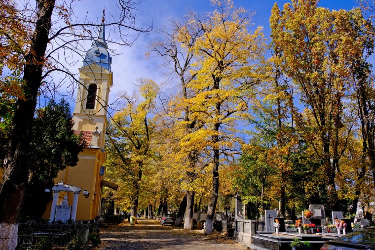 „A temetőlátogatás nem a halál kultusza, hanem az emlékezés és a hála ideje”