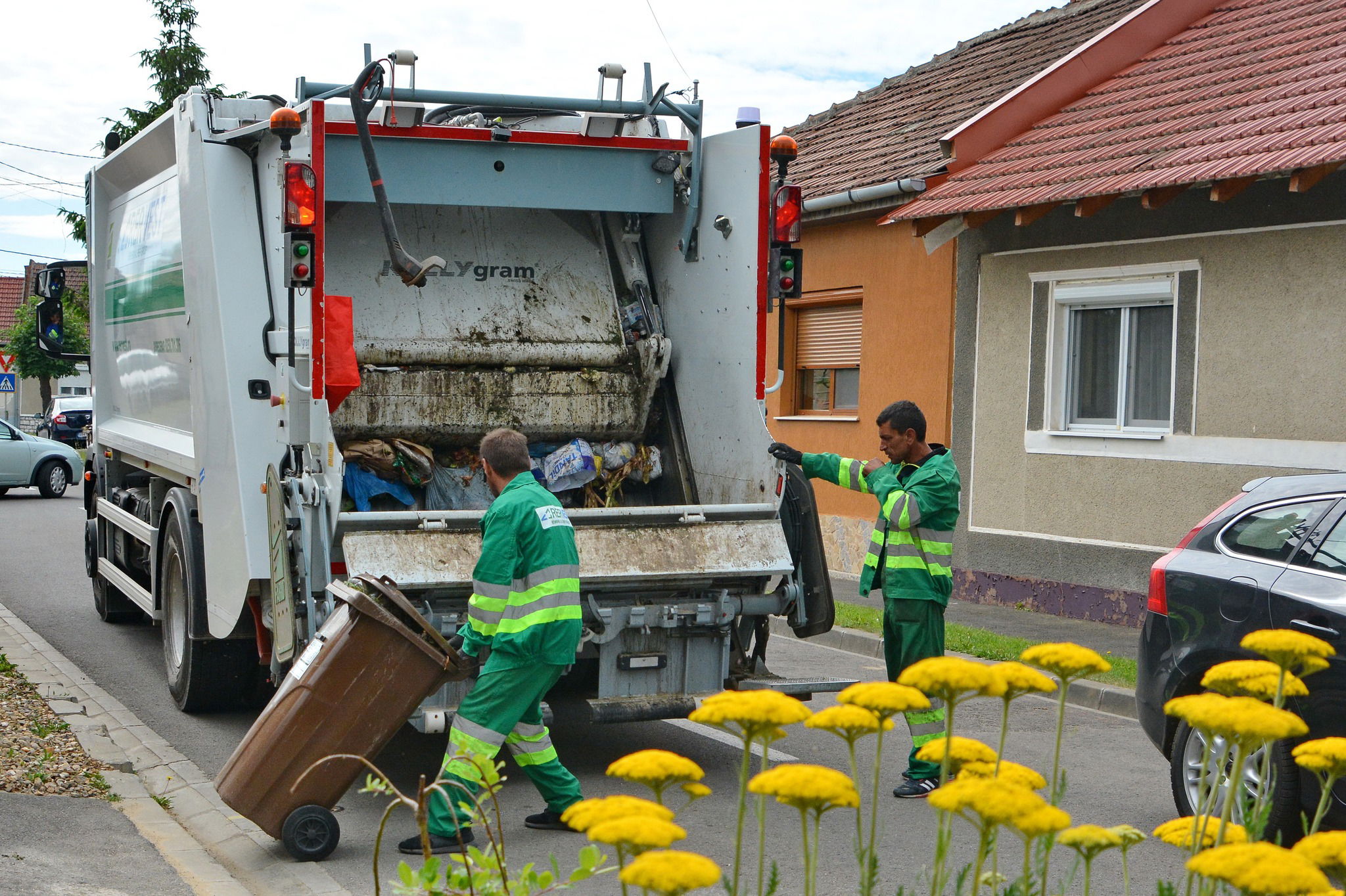 A RER Vest lecseréli a hulladékgyűjtő edények chipjeit Nagyváradon