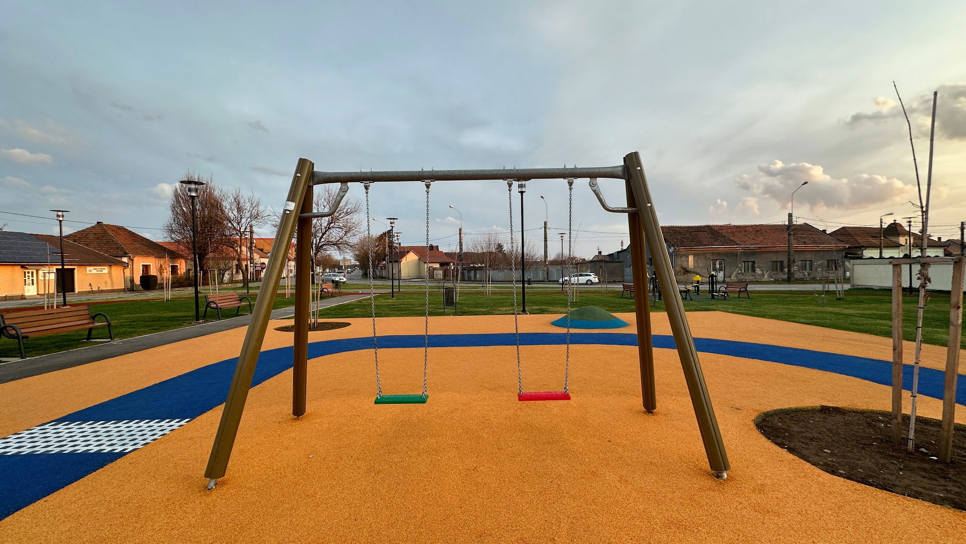 Közvita a játszótér-korszerűsítésekről