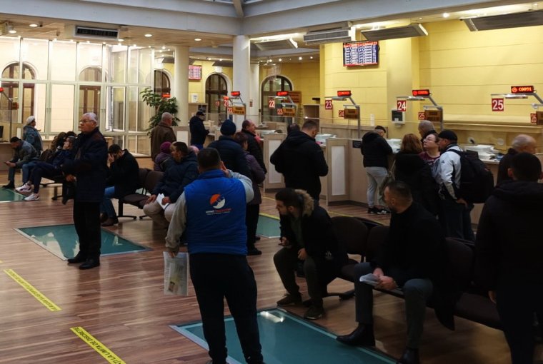 Nagy kincs a bérelt parkolóhely – több ezren fizették ki a parkolási díjat már az első órákban