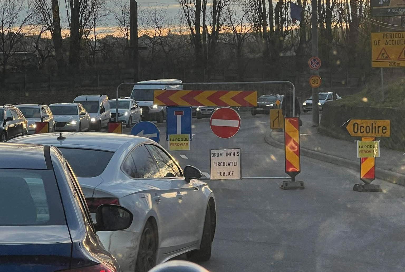 Közlekedési káoszt okozott a Püspöki út lezárása Nagyváradon