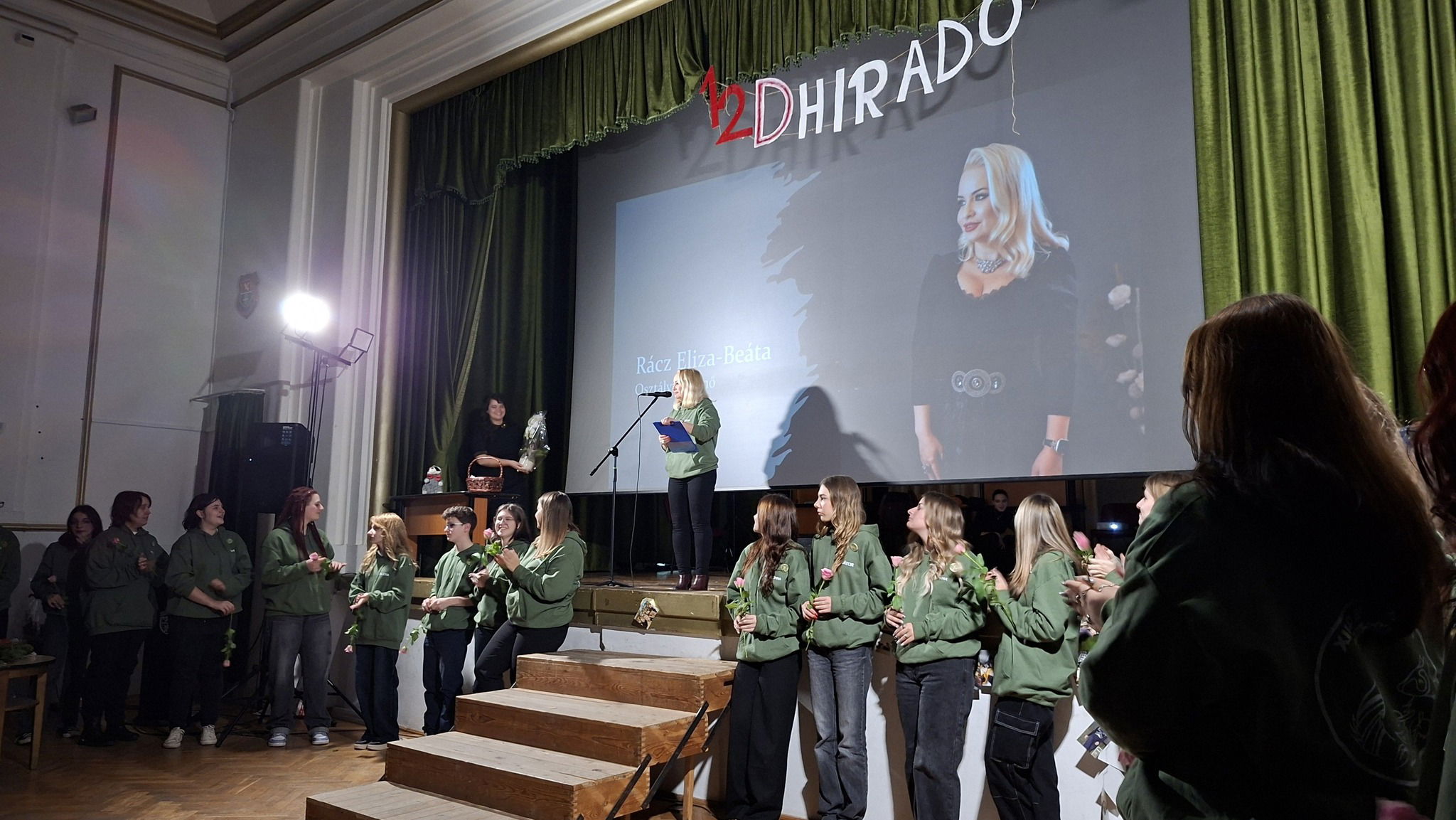 Maturandusz a Művészetiben: a rendkívüli hírek ünnepsége | GALÉRIA és VIDEÓ