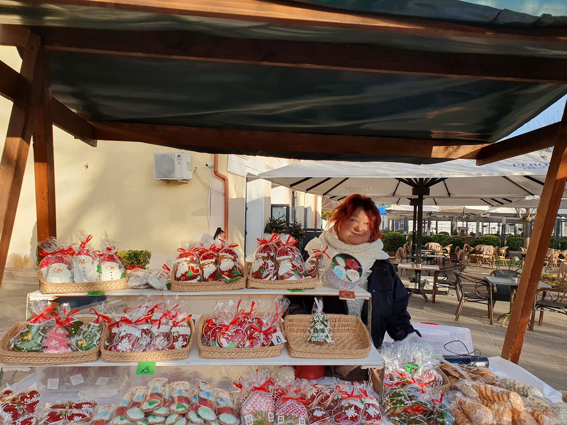 Így készül az ízletes és puha mézeskalács│Fotók és videók