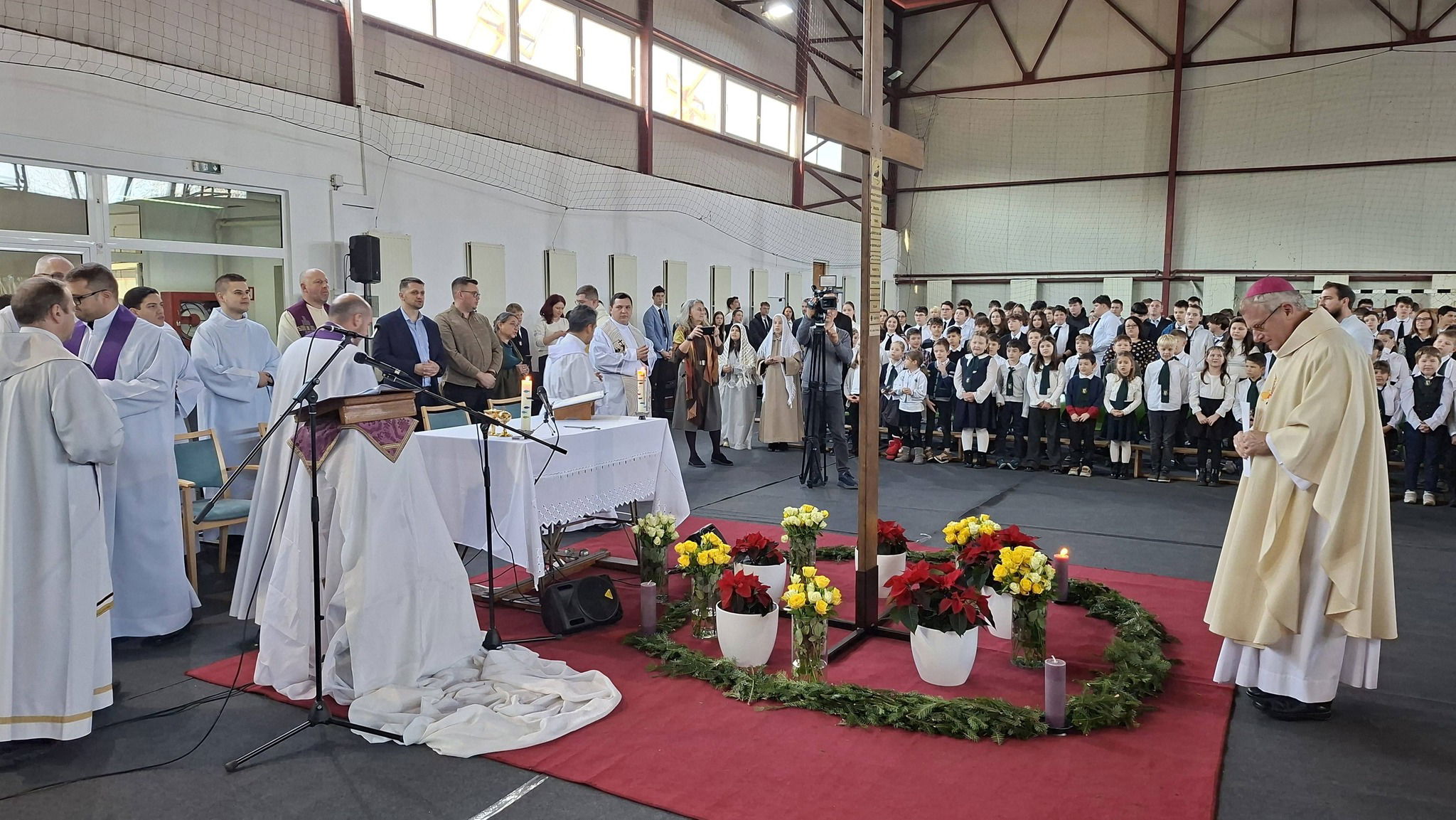 A Szent László Líceumba érkezett a missziós kereszt