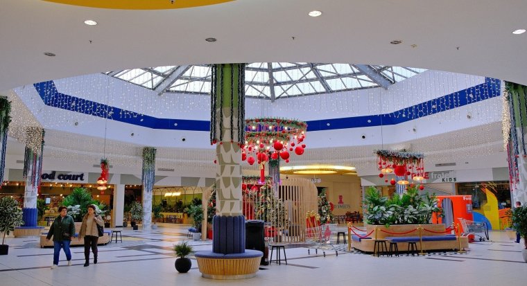 Év végi ünnepi nyitvatartás a nagyobb váradi bevásárlóközpontokban