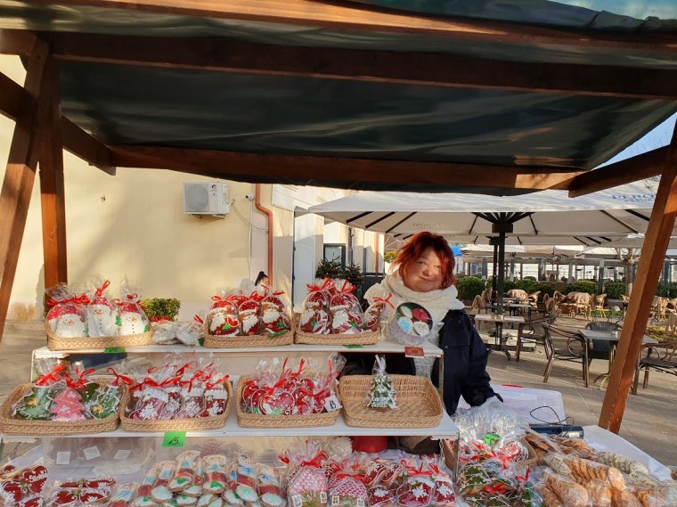 Így készül az ízletes és puha mézeskalács│Fotók és videók