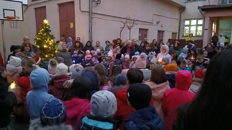 Közös adventi készülődés a Szacsvay iskolában