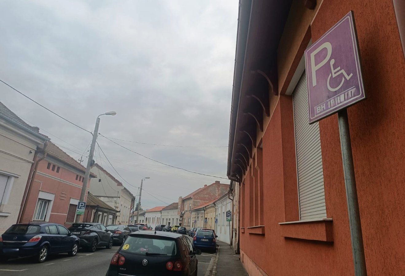 A fogyatékkal élőknek ingyenes lett a lakóhelyi parkolás