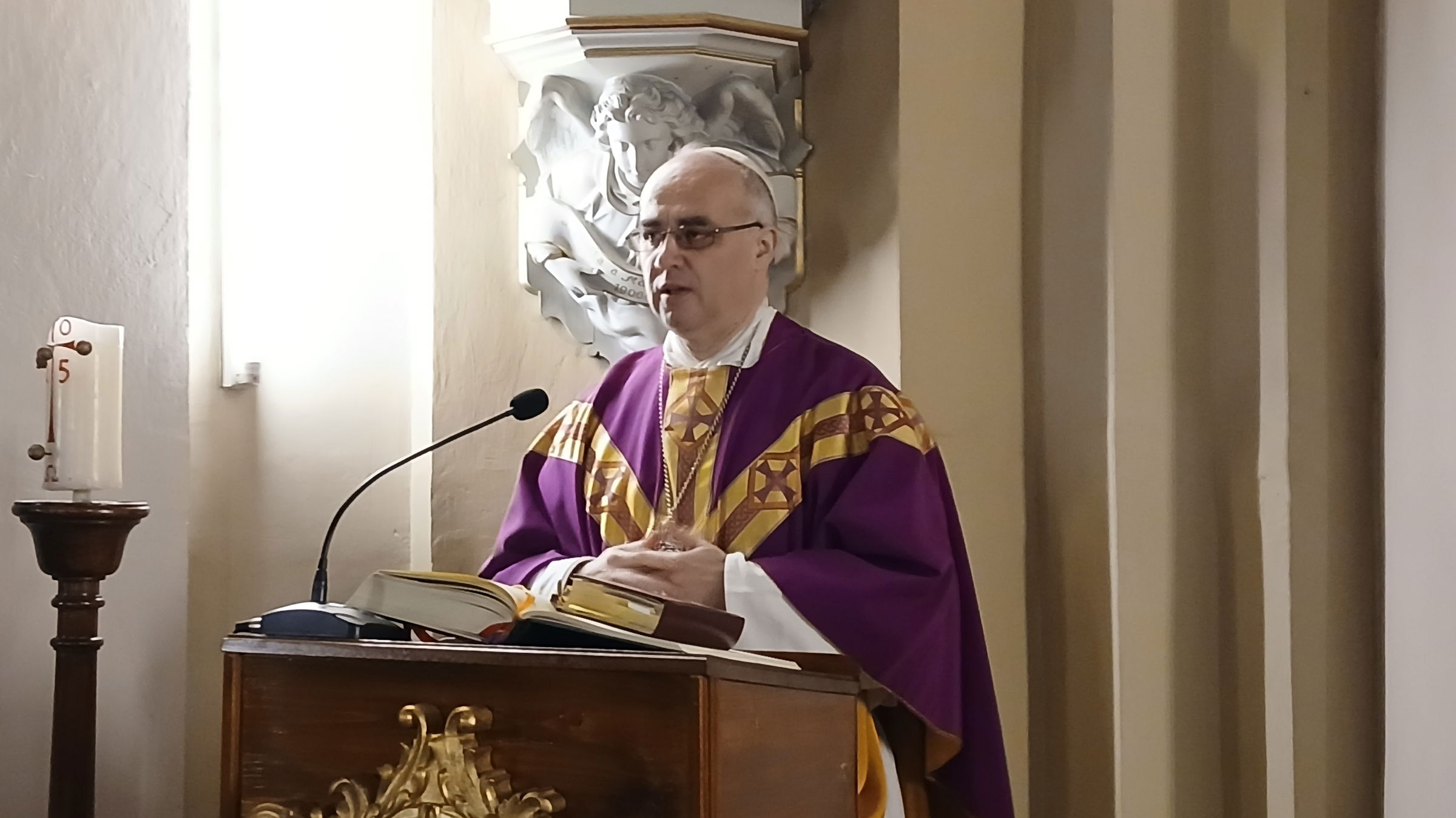 Végrehajtói felszólítást kapott Fejes Rudolf Anzelm a premontrei rendház elhagyására