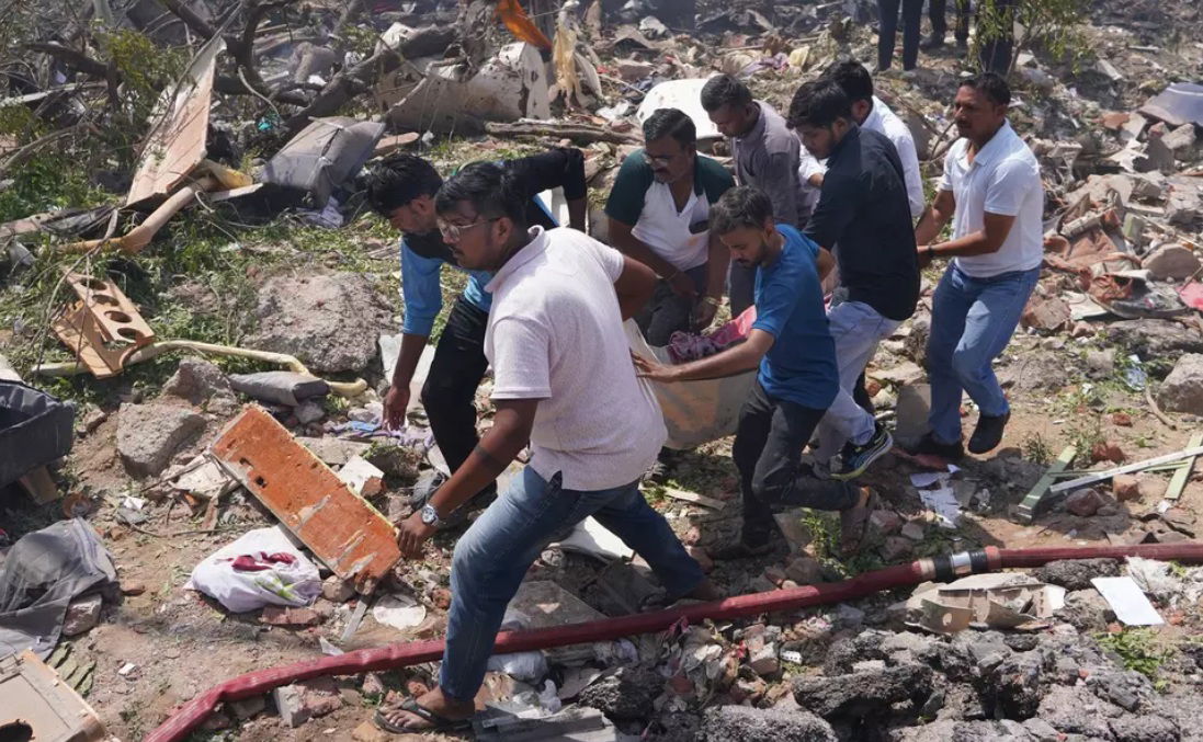 FRISSÍTVE | A britek is bekapcsolódnak az indiai légiszerencsétlenség vizsgálatába